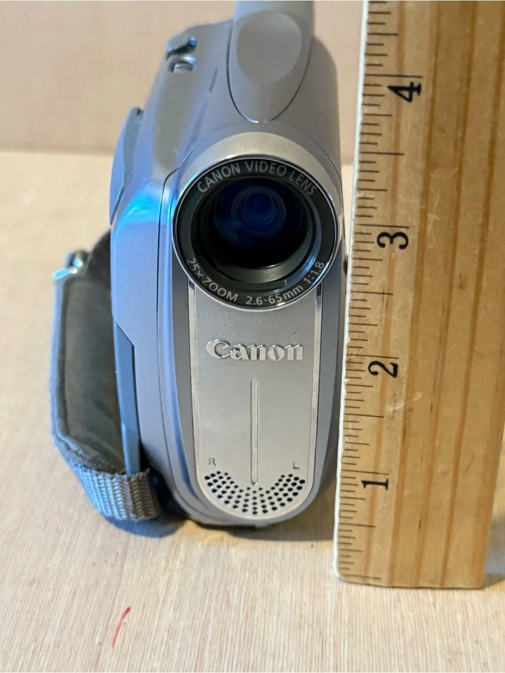 Canon ZR500 Digital Camcorder “UNTESTED”No-Charger Read Info/Description Below!